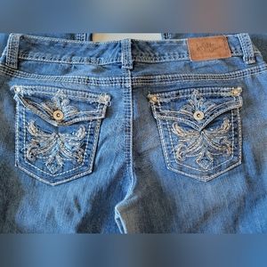 Ariya jeans
